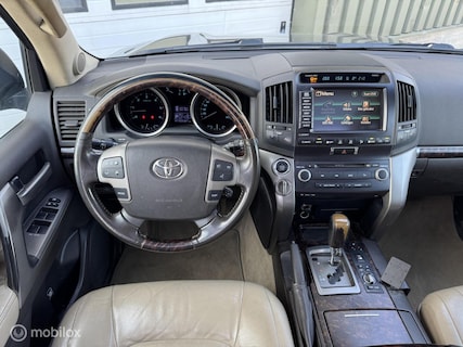 Toyota-Land Cruiser