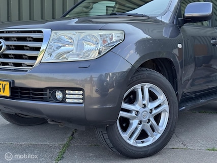 Toyota-Land Cruiser