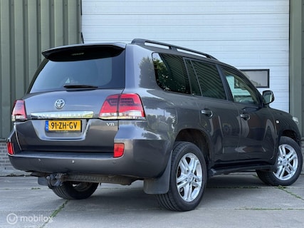 Toyota-Land Cruiser