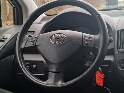 Toyota-Corolla Verso