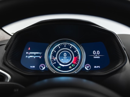 Aston Martin-DB11