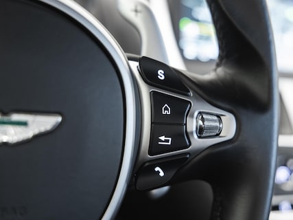 Aston Martin-DB11