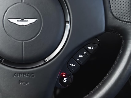 Aston Martin-Vanquish