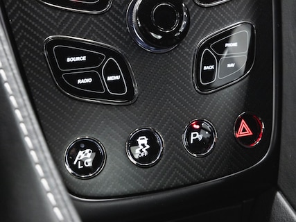 Aston Martin-Vanquish