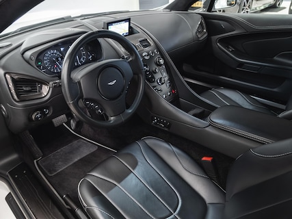 Aston Martin-Vanquish