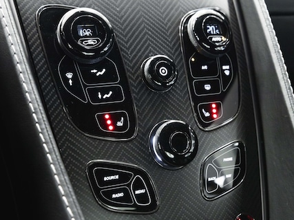 Aston Martin-Vanquish
