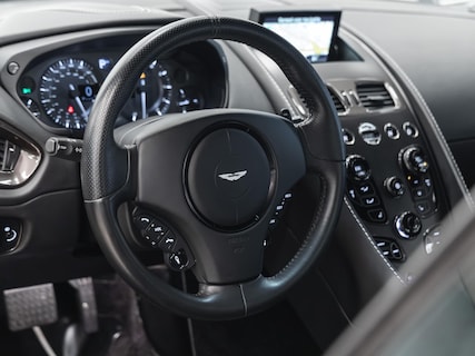 Aston Martin-Vanquish