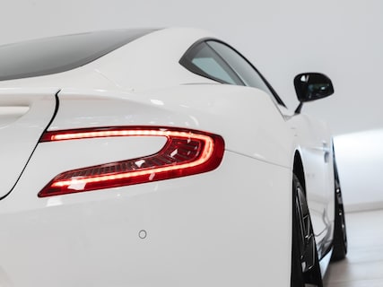 Aston Martin-Vanquish