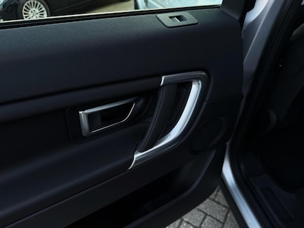 Land Rover-Discovery Sport