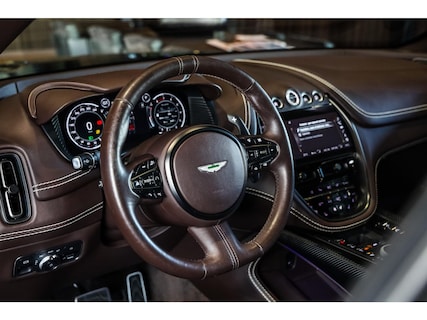 Aston Martin-DBX