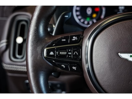 Aston Martin-DBX
