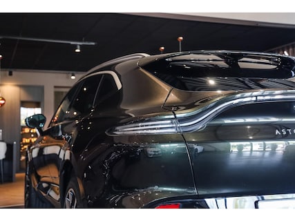 Aston Martin-DBX