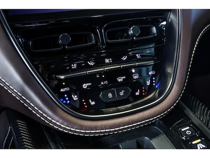 Aston Martin-DBX