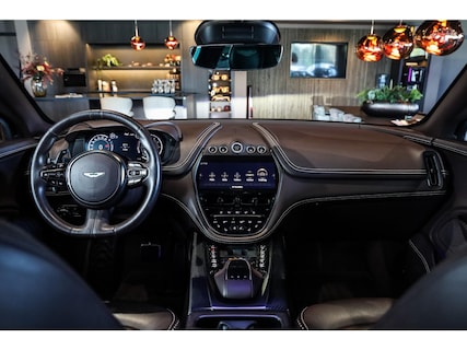 Aston Martin-DBX