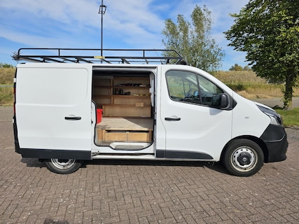 Nissan-NV300