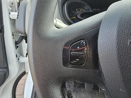 Nissan-NV300