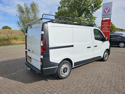 Nissan-NV300