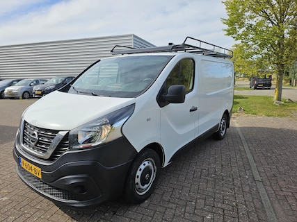 Nissan-NV300
