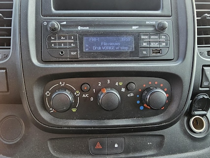 Nissan-NV300
