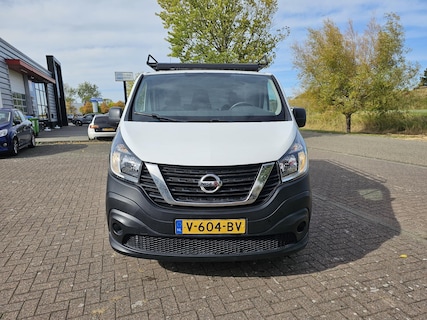 Nissan-NV300
