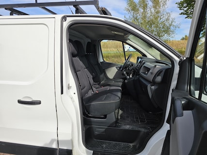 Nissan-NV300