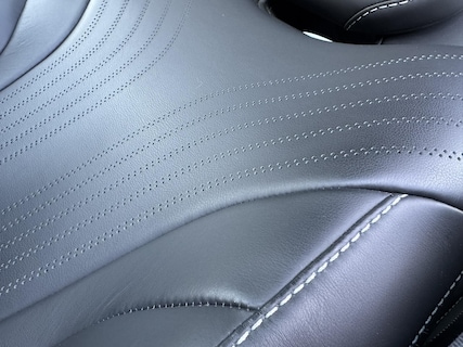 Aston Martin-DB11