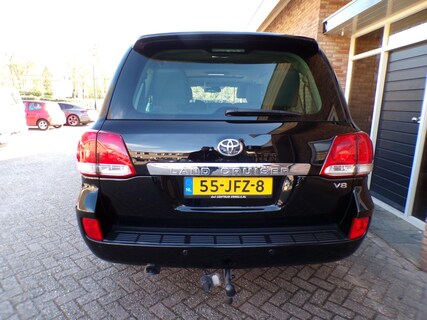 Toyota-Land Cruiser
