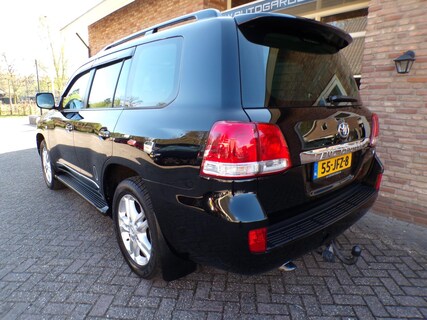 Toyota-Land Cruiser