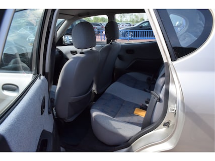Daihatsu-Sirion