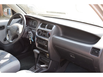 Daihatsu-Sirion