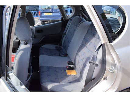 Daihatsu-Sirion