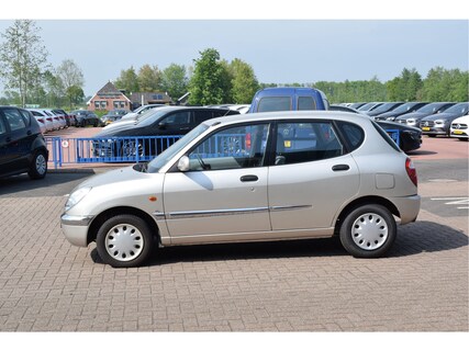 Daihatsu-Sirion