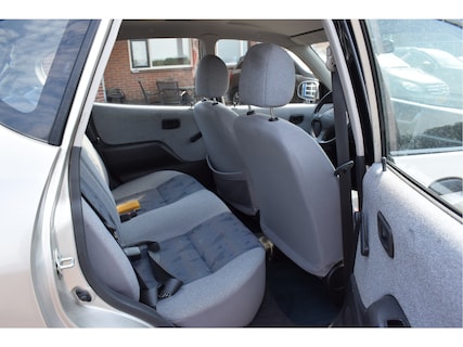 Daihatsu-Sirion