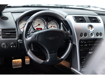Aston Martin-Vanquish