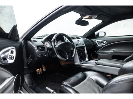 Aston Martin-Vanquish