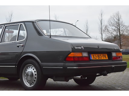 Saab-900