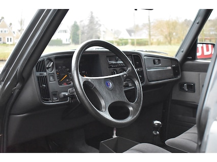 Saab-900