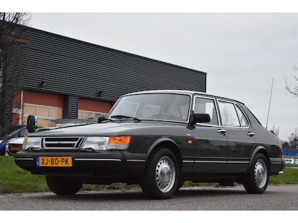 Saab-900