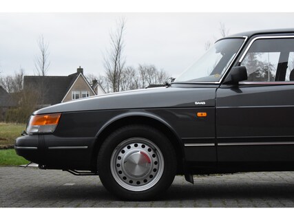 Saab-900