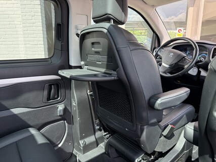 Peugeot-e-Traveller