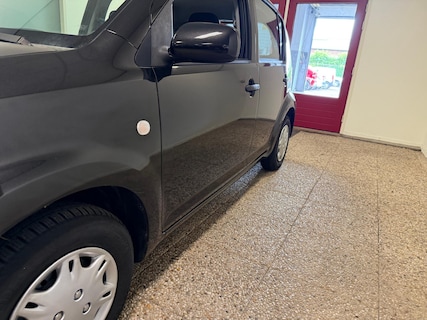 Daihatsu-Sirion