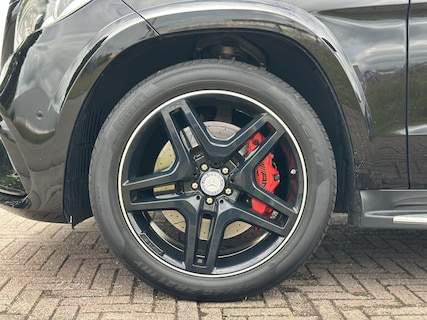 Mercedes-Benz-GLS