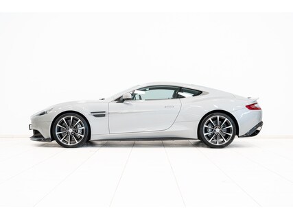 Aston Martin-Vanquish