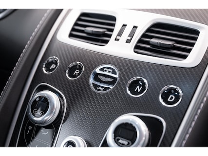 Aston Martin-Vanquish