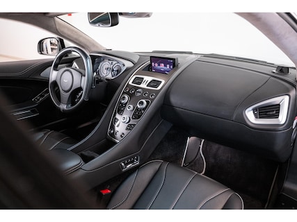 Aston Martin-Vanquish
