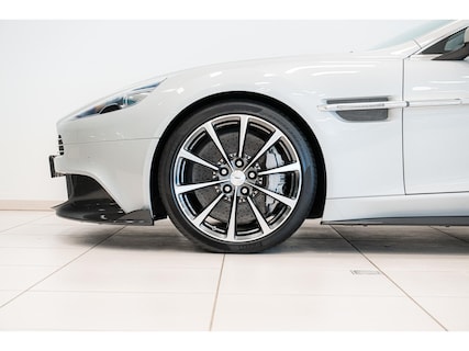 Aston Martin-Vanquish