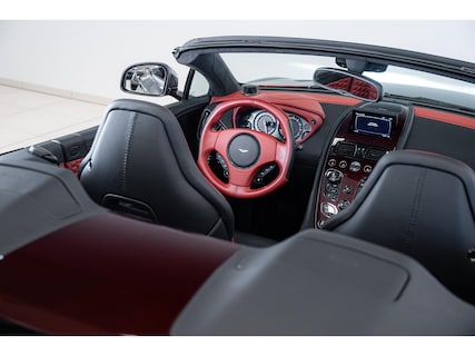 Aston Martin-Vanquish