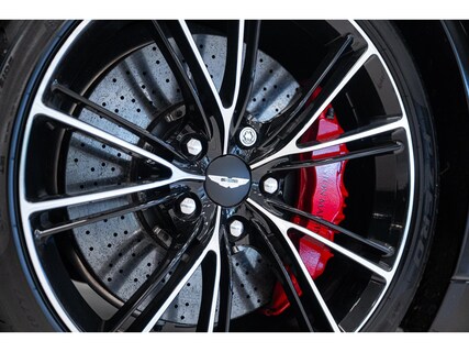 Aston Martin-Vanquish