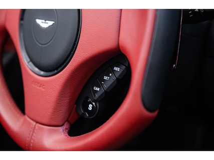 Aston Martin-Vanquish