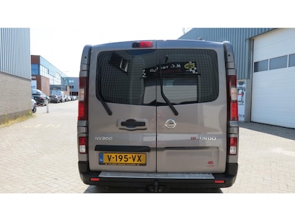Nissan-NV300